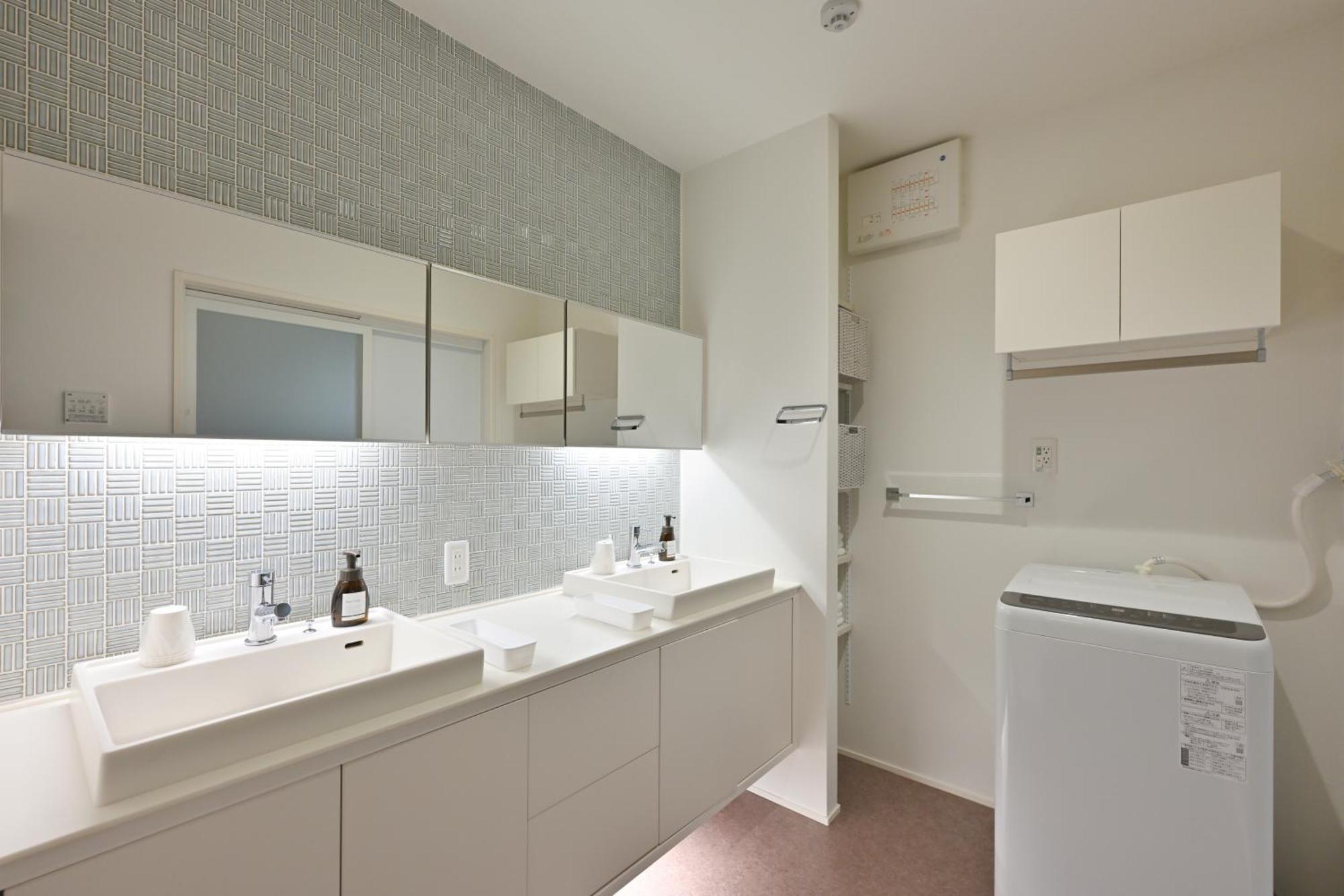 Grand Base Hiroshima Peace Memorial Park Aparthotel Exterior photo