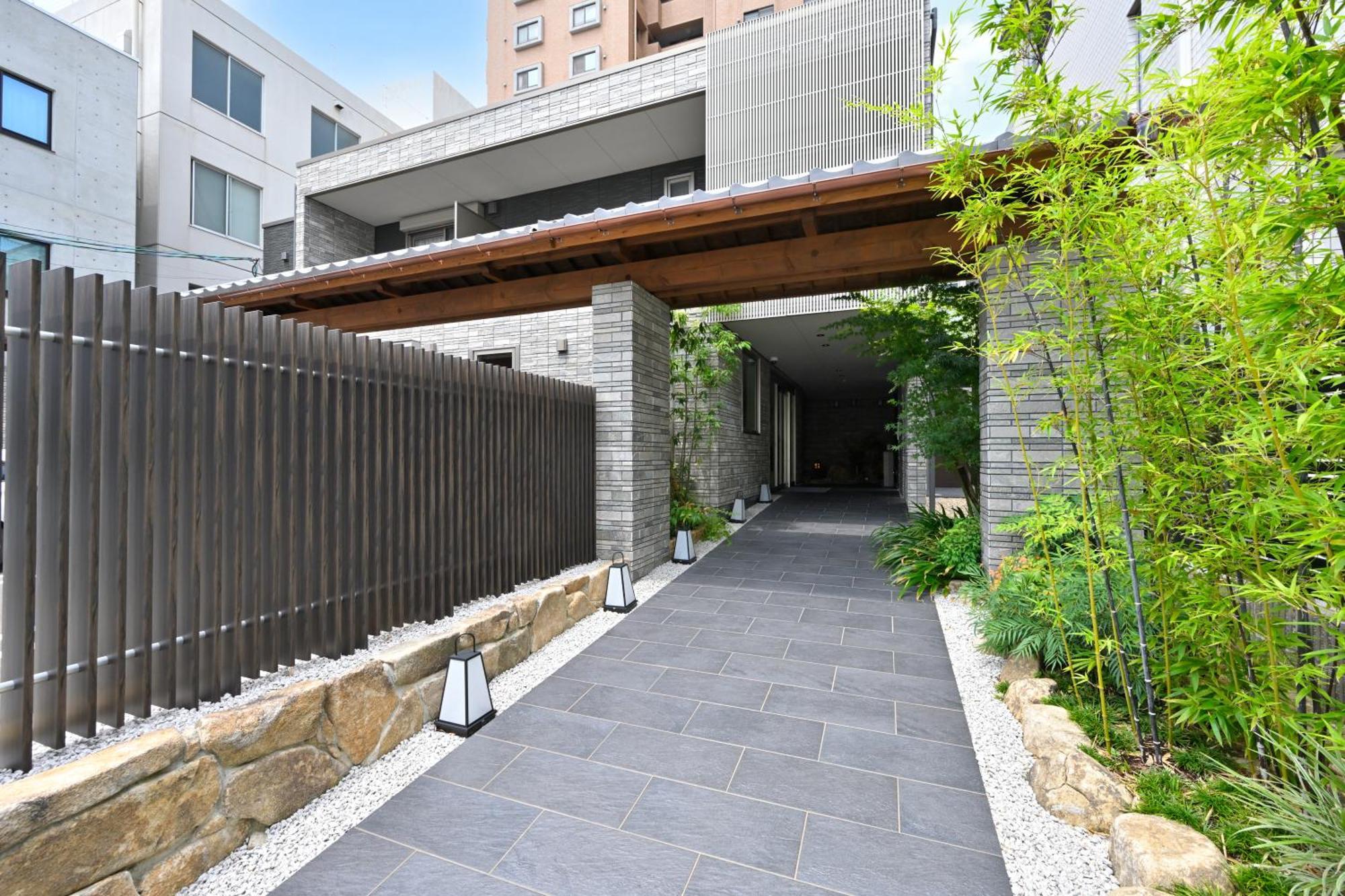 Grand Base Hiroshima Peace Memorial Park Aparthotel Exterior photo