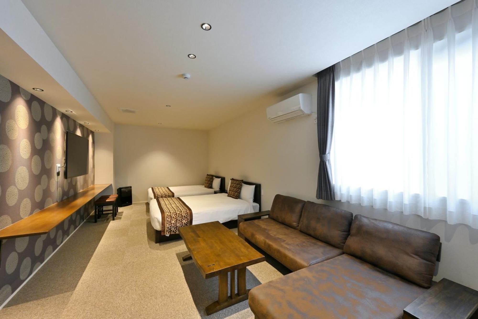 Grand Base Hiroshima Peace Memorial Park Aparthotel Room photo